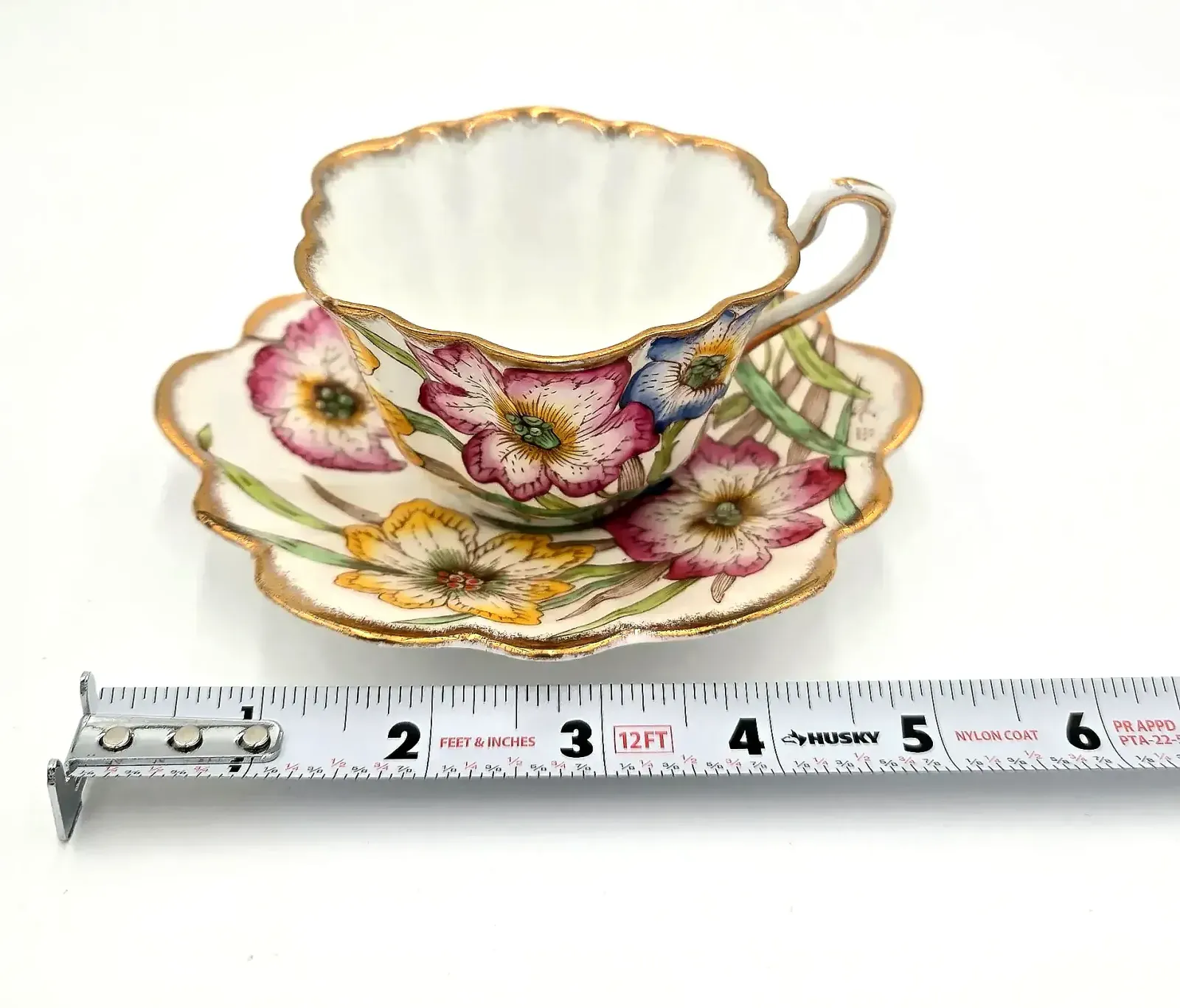 Vintage Rosina Bone China England Floral Scalloped Tea Cup & Saucer Gold Trim