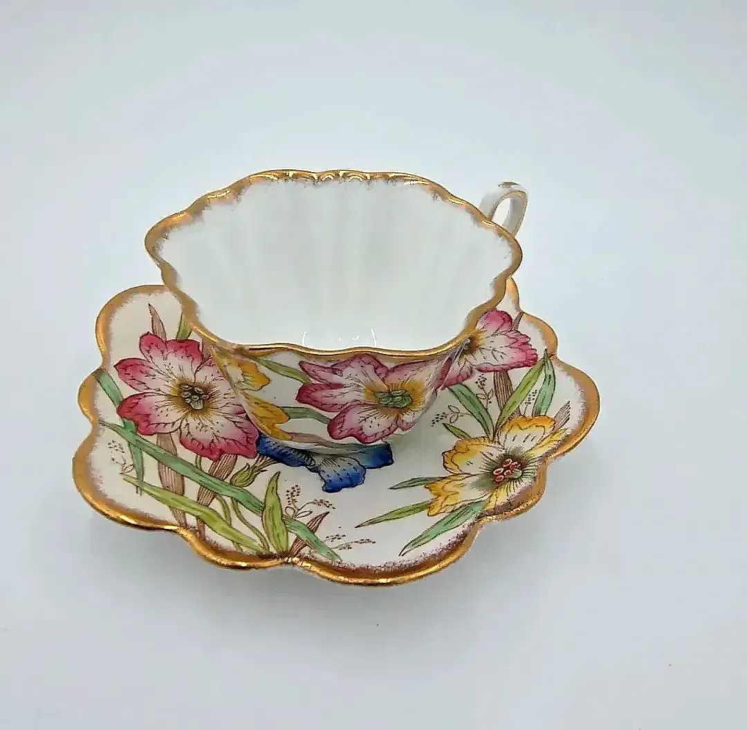 Vintage Rosina Bone China England Floral Scalloped Tea Cup & Saucer Gold Trim