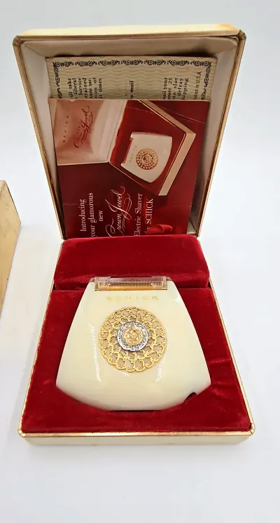 Vintage 1950s Schick Crown Jewel Ladies Electric Shaver Model 100 Complete Boxed