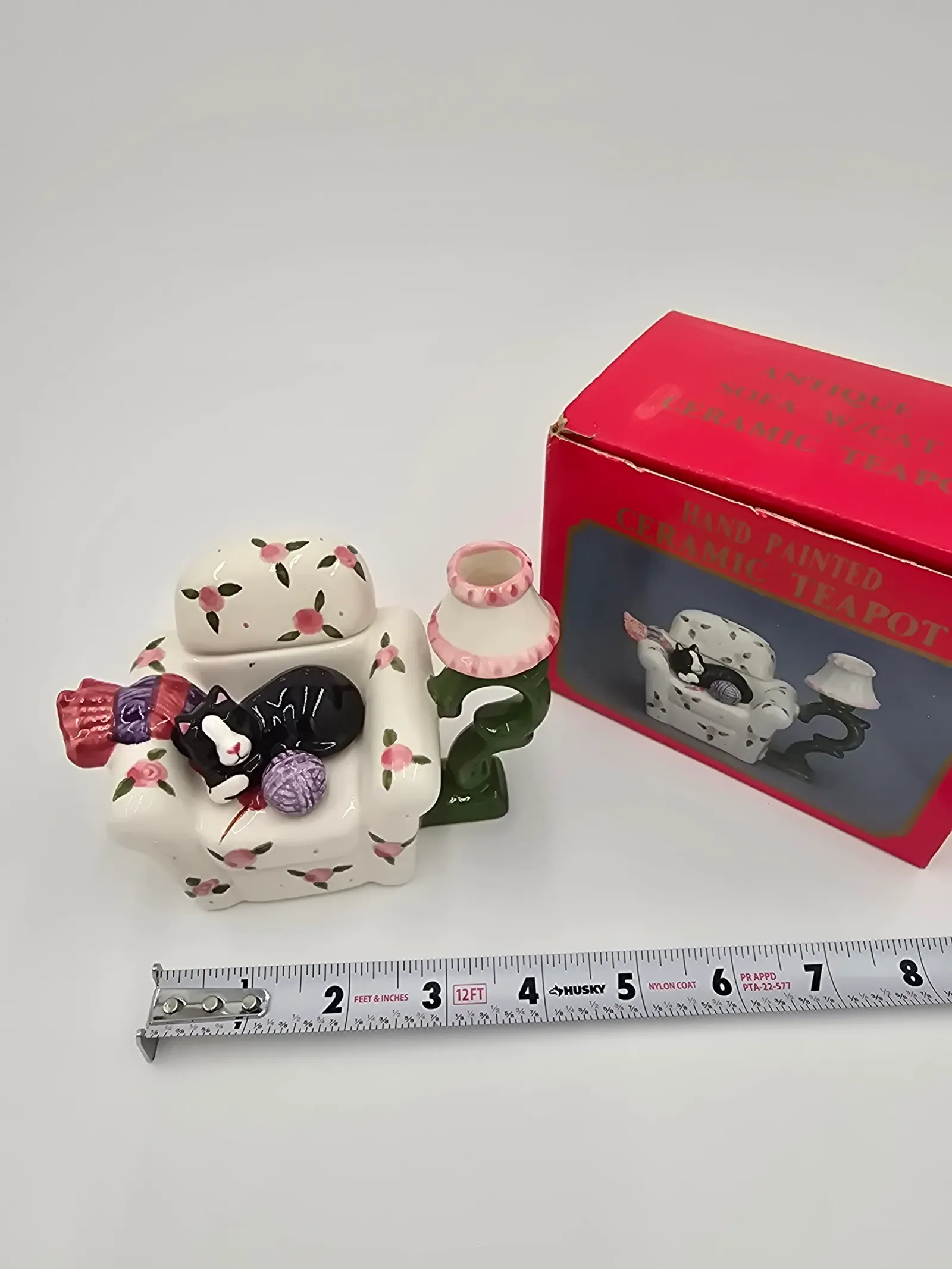 Ceramic Sofa w/Cat teapot