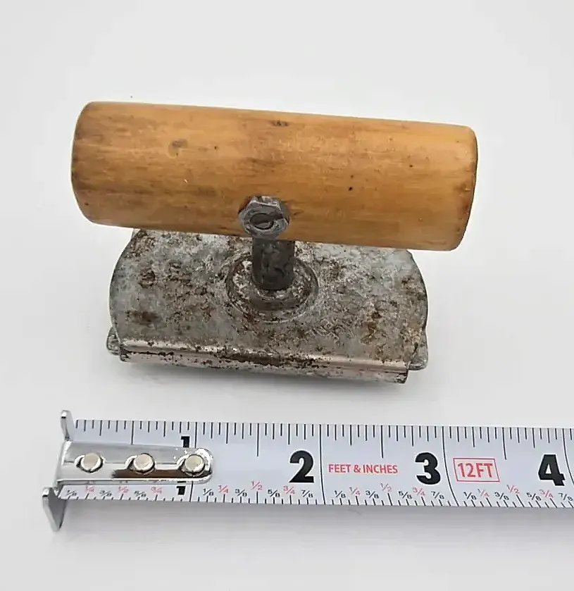 Vintage Adjustable Jar Lid Tightener / Bottle Cap Wrench with Wooden Handle – Unbranded