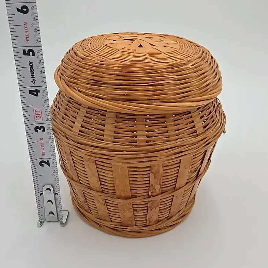 Vintage Wicker Lidded Storage Baskets Set of 2 Handwoven Rattan Cottage Farmhouse Decor