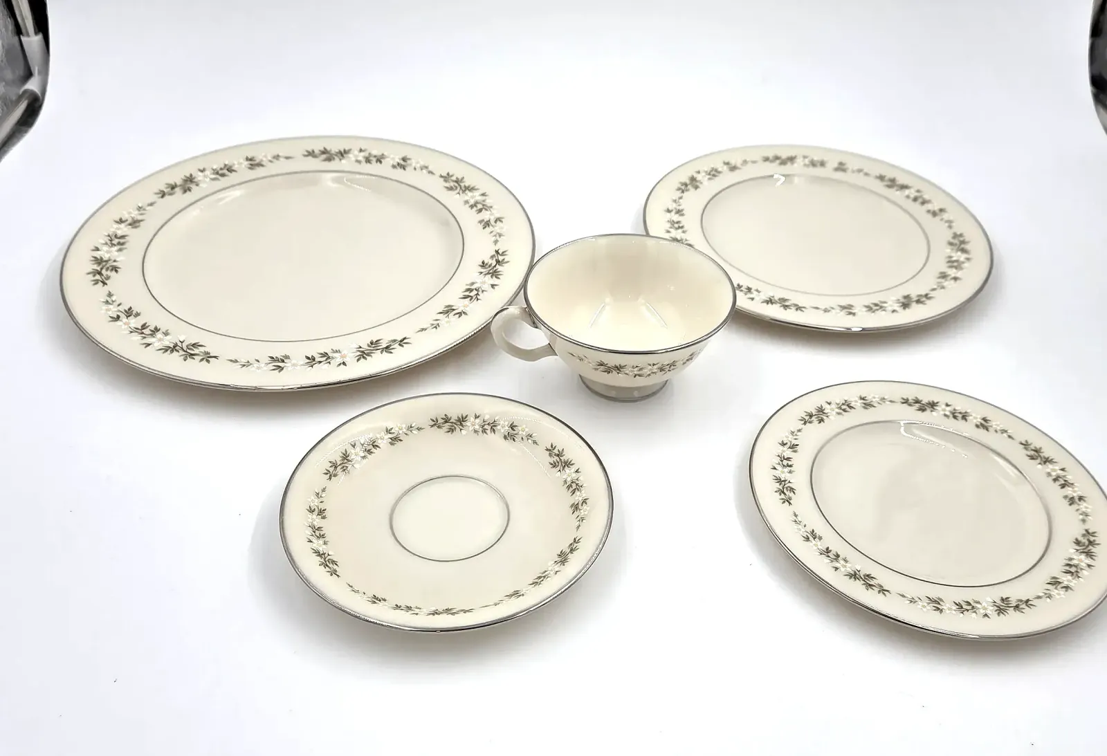 Vintage Lenox Brookdale China 37 Pc Dinnerware Service Set Platinum Trim Daisy — underside