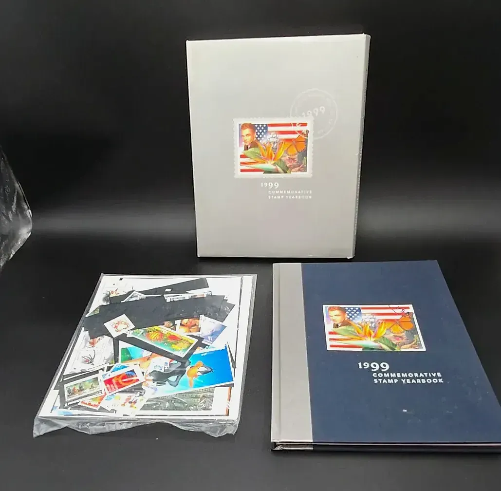 1999 USPS Commemorative Stamp Yearbook Item 8999 complete slipcase sealed stamps