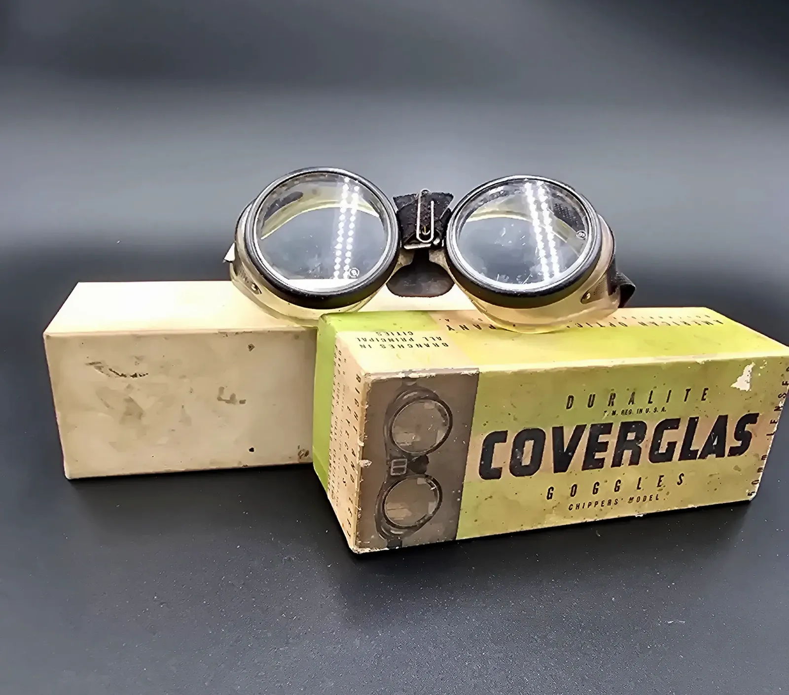 Vintage Duralite Coverglass Safety Goggles Chippers Model w/ Original Box Industrial