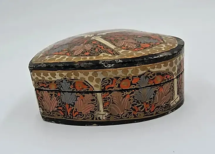 Vintage Kashmiri Papier Mache Heart Trinket Box Hand Painted India Floral Gold — maker's mark