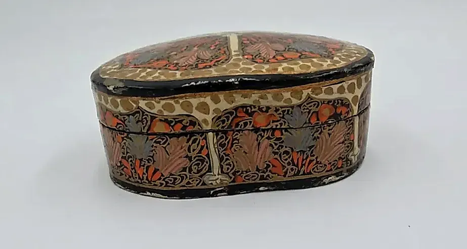 Vintage Kashmiri Papier Mache Heart Trinket Box Hand Painted India Floral Gold — underside