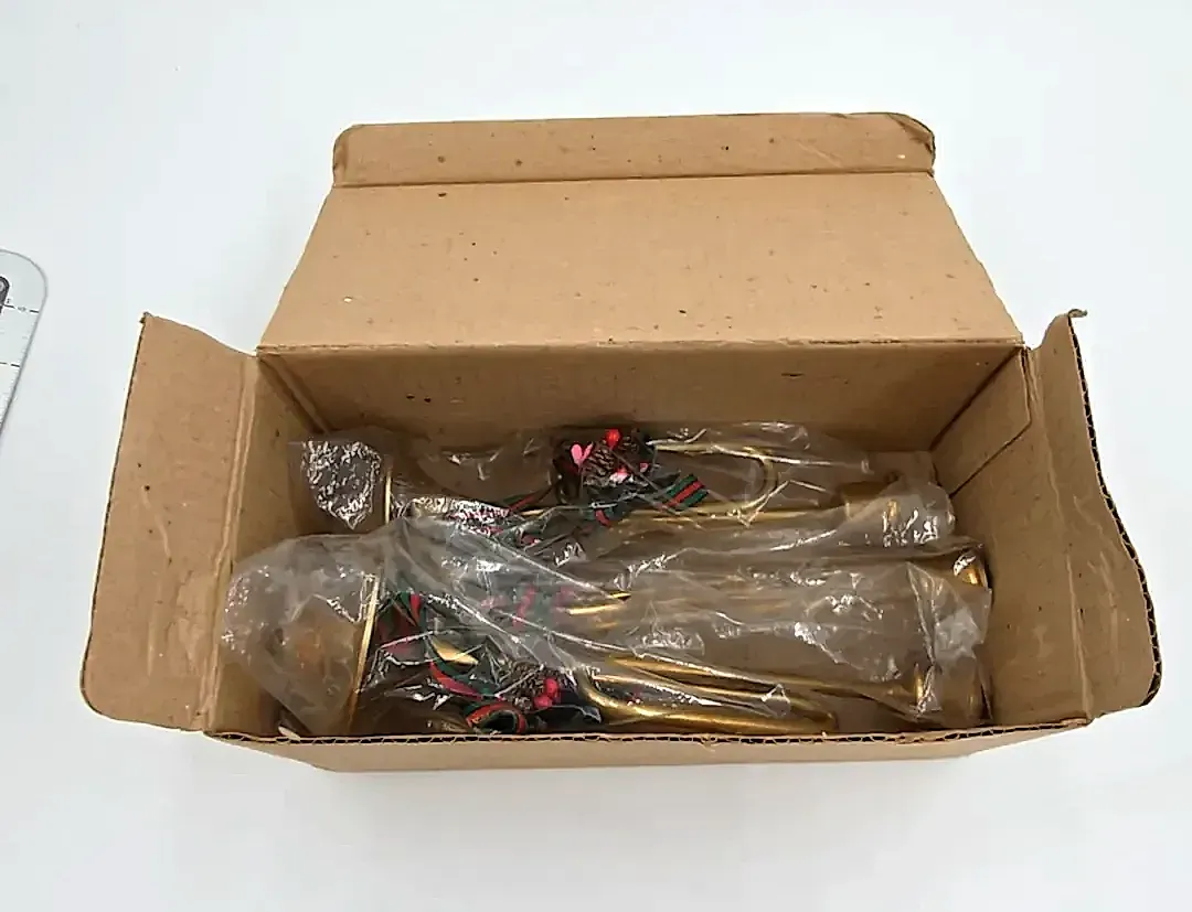 Vintage Brass Christmas Trumpet Candle Holders – Set of 3  with Original Box — detail