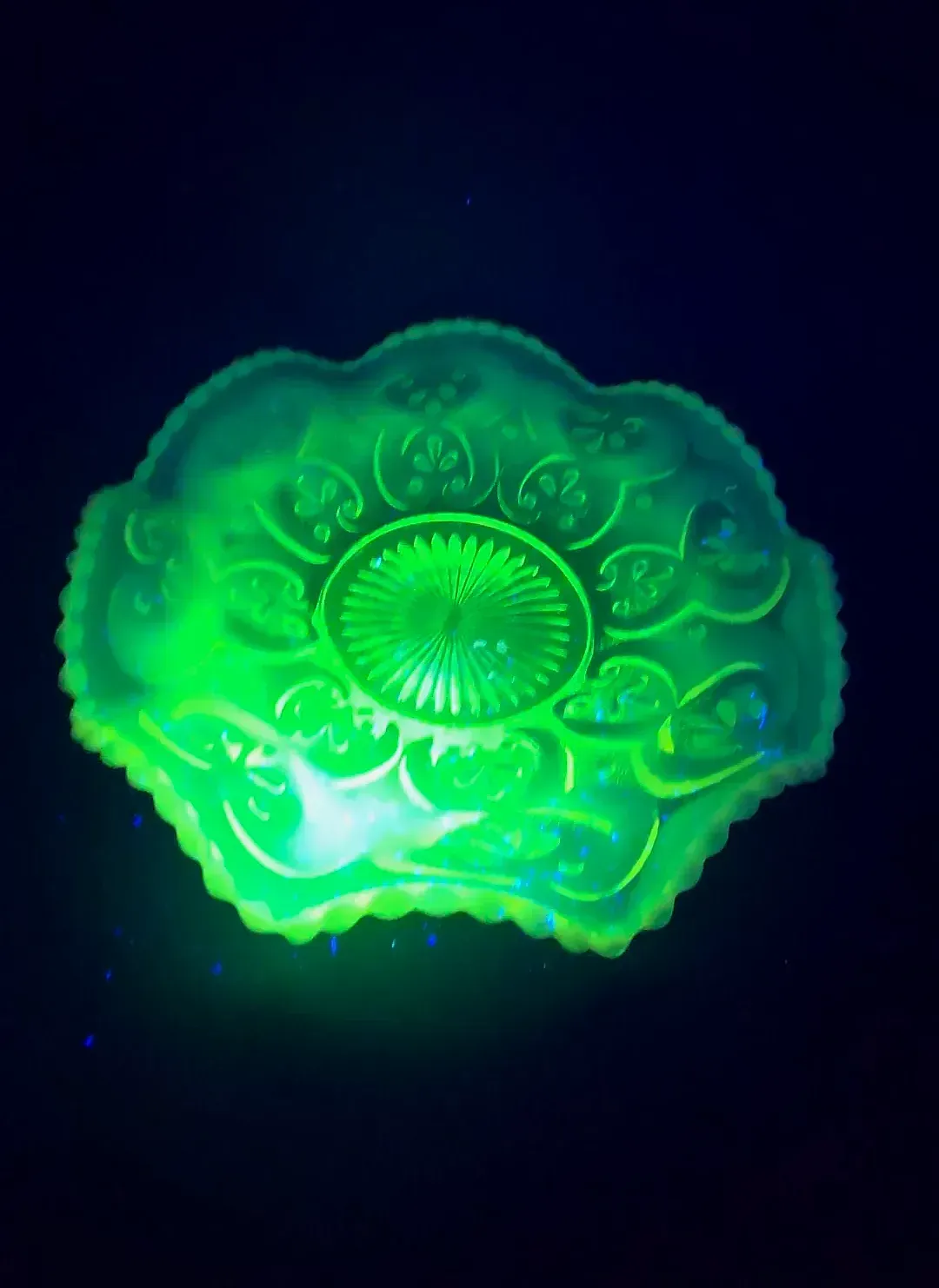 Antique Northwood Cashews Blue Opalescent Glass Ruffled Bowl UV Reactive