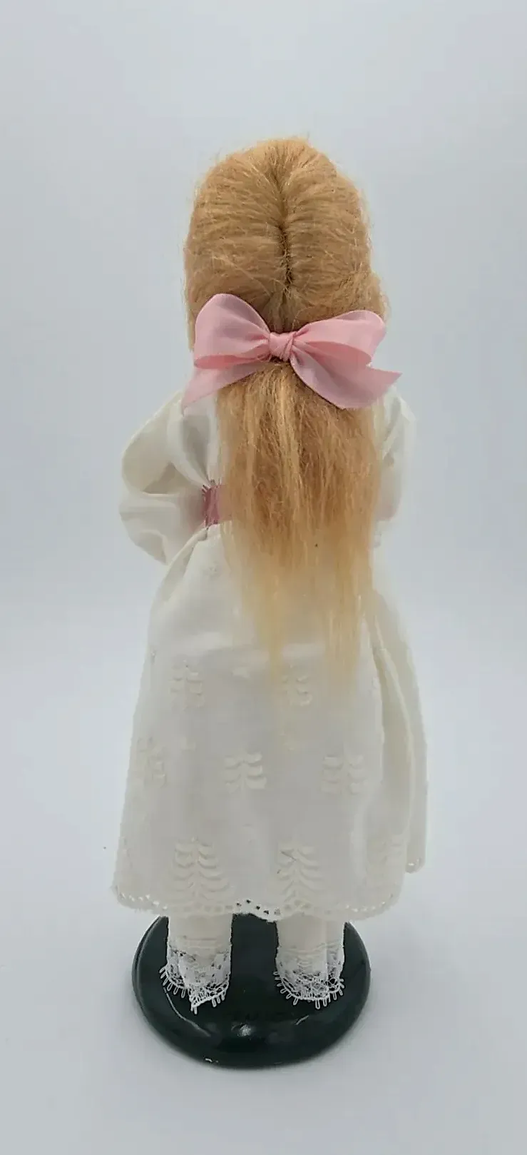 Byers' Choice Ltd. Marie First Edition 1993 The Nutcracker Series Christmas Caroler Doll