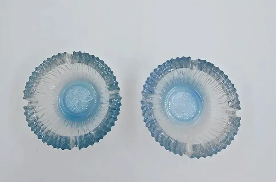 Vintage Innsbruck Color Twins Glass Ashtray  Mid Century Ice Blue Textured — detail