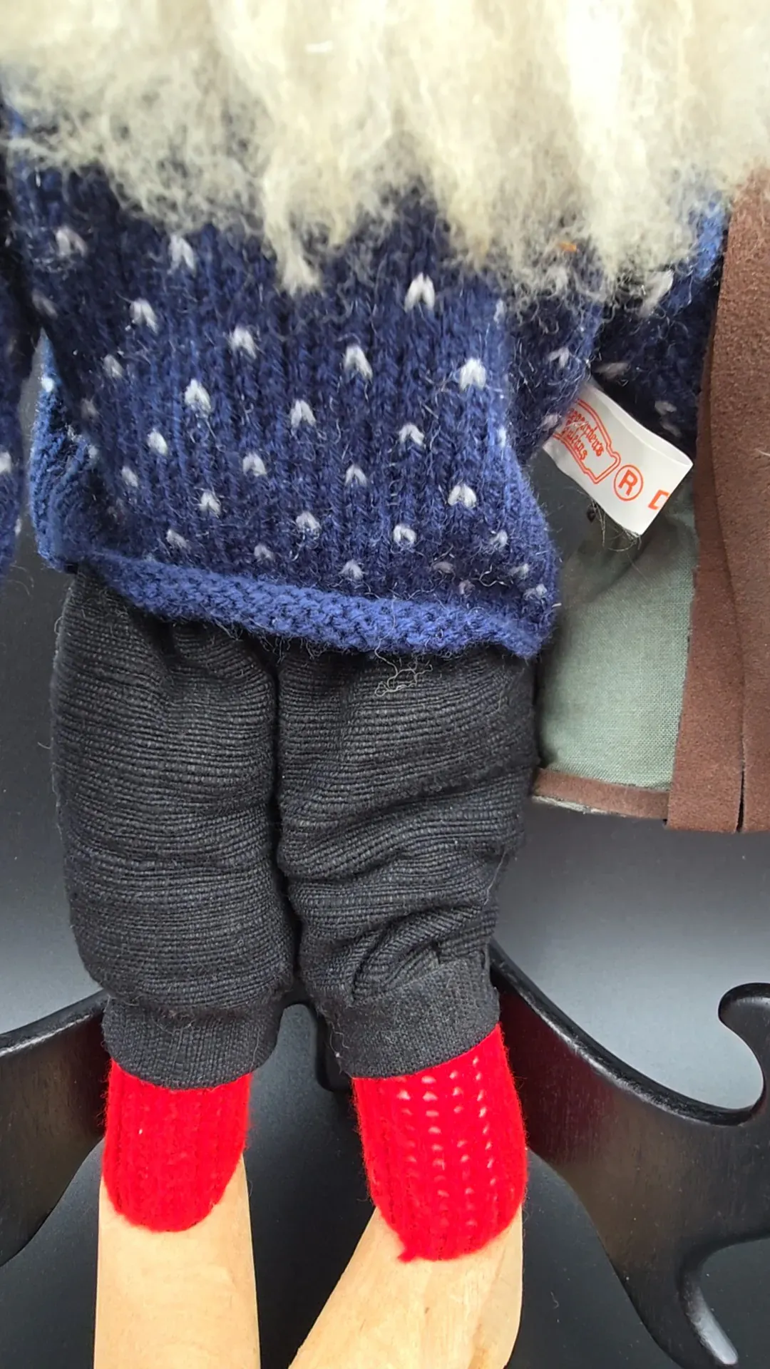 Vintage Tregaardens Julehus Norwegian Nisse Doll Drøbak Backpack Wooden Shoes — detail