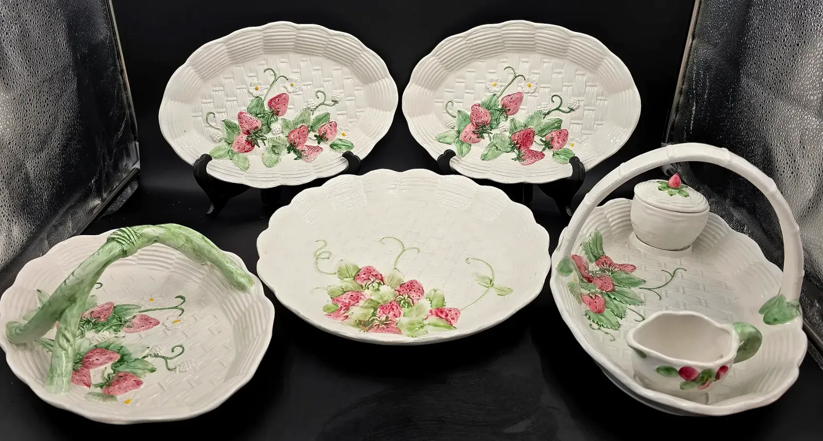 Vintage Zeta Bassano Italy Strawberry Majolica Ceramic Basket Set — side view