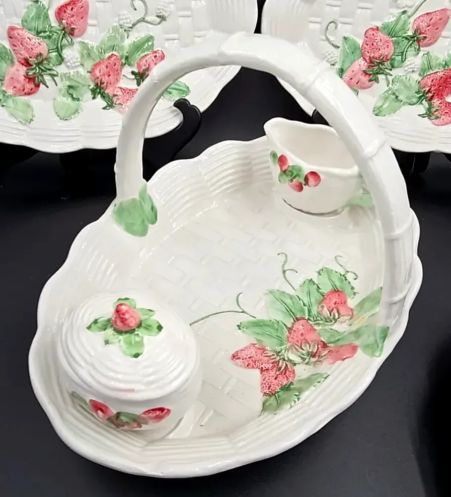 Vintage Zeta Bassano Italy Strawberry Majolica Ceramic Basket Set — underside