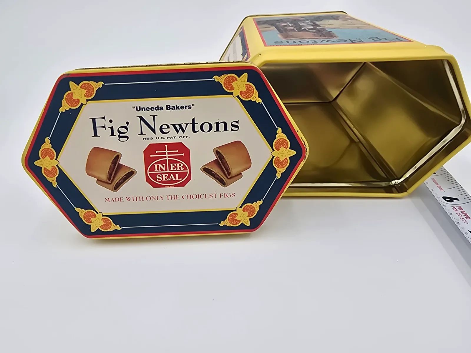 Fig Newton tin