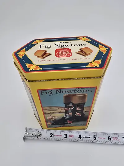 Fig Newton tin