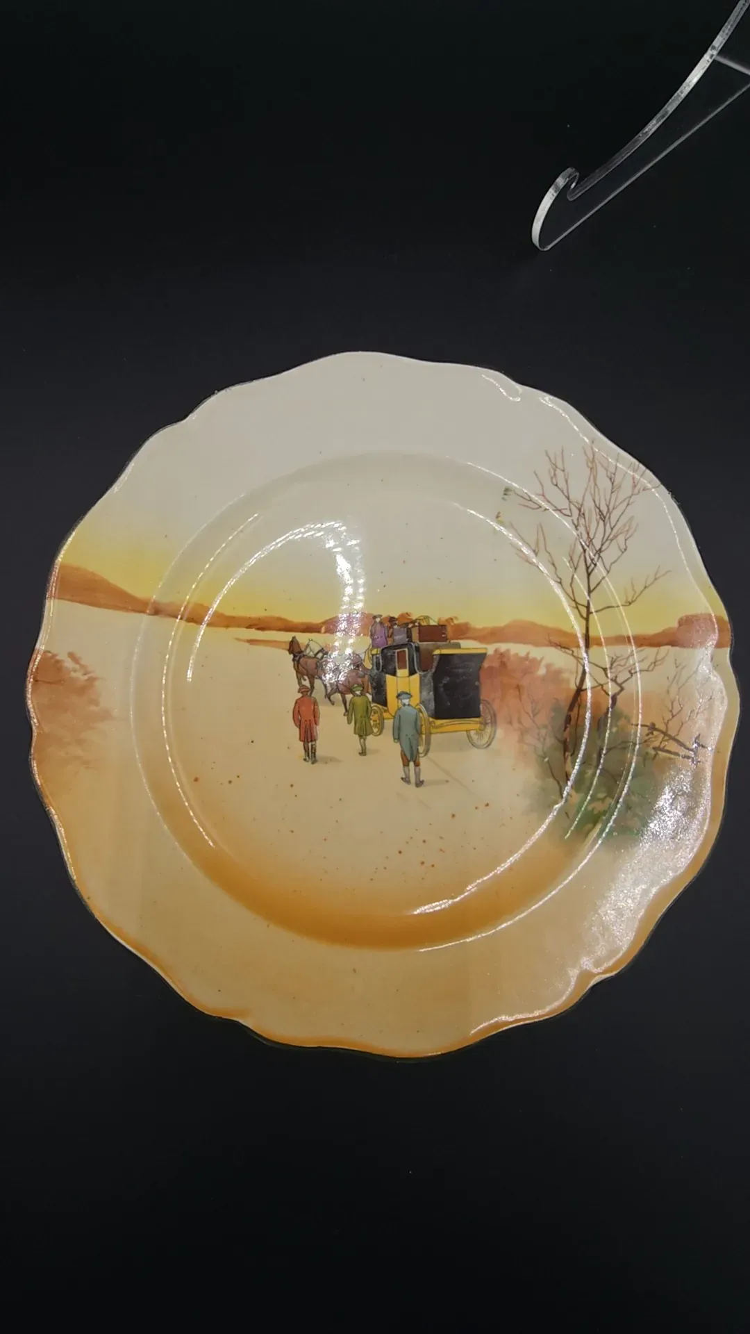 Vintage Royal Doulton England Coaching Scene Scalloped Cabinet Plate
