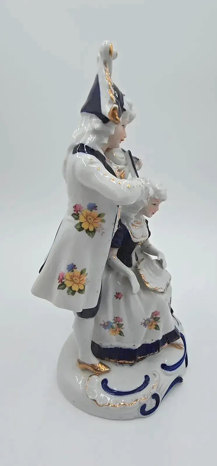 Vintage Porcelain Victorian Couple Figurine Violin Serenade Floral Gold Trim
