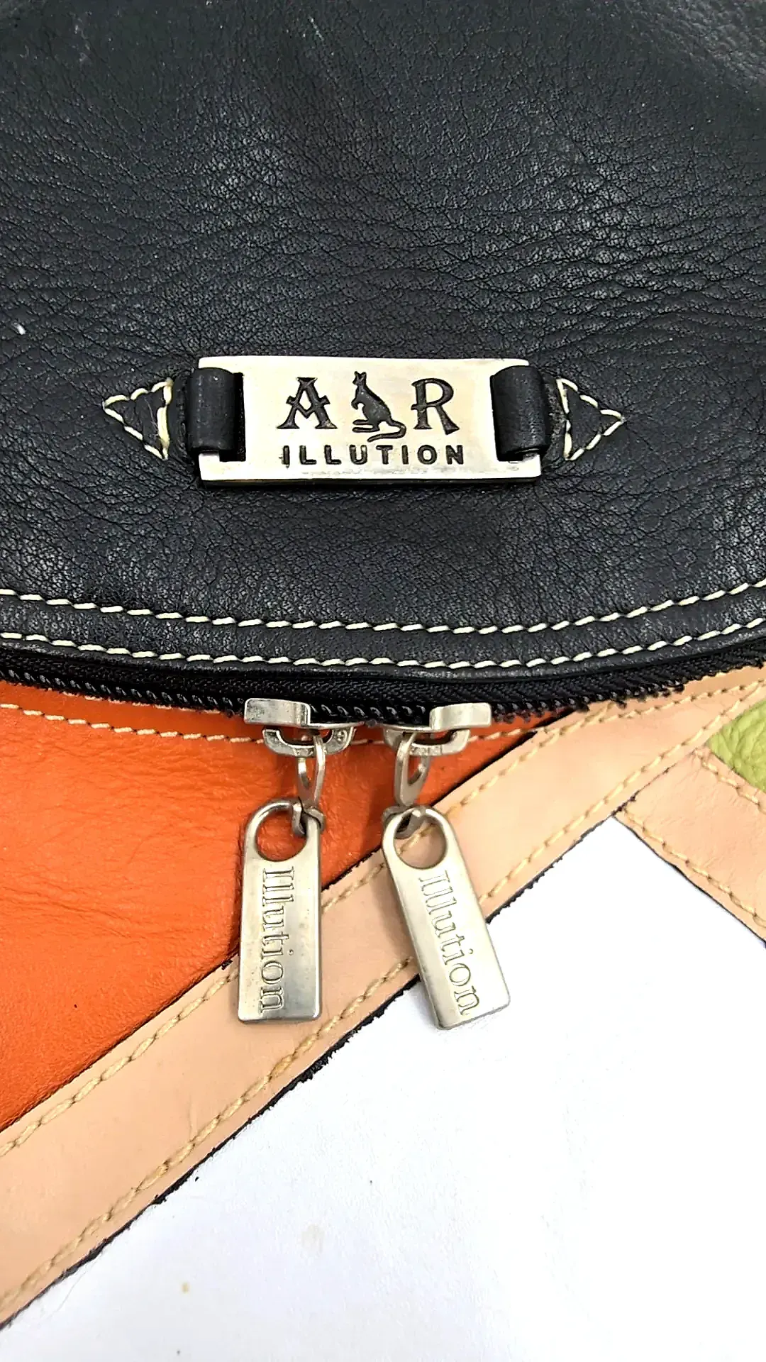 A&R Illution Leather Patchwork Shoulder Bag Hobo Multi Color Block Kangaroo Logo — detail