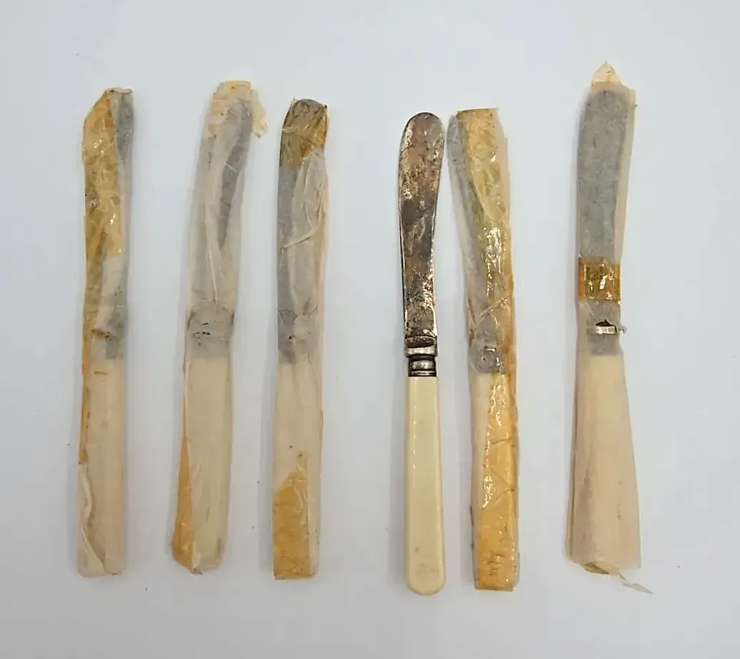 Vintage EPNS Silver Plated Butter Knives Set 6 Original Box England — detail