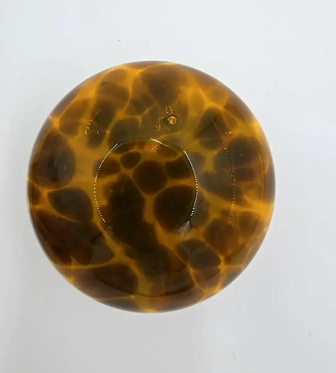 Vintage Tortoiseshell Art Glass Bud Vase Mottled Amber Brown Round — detail