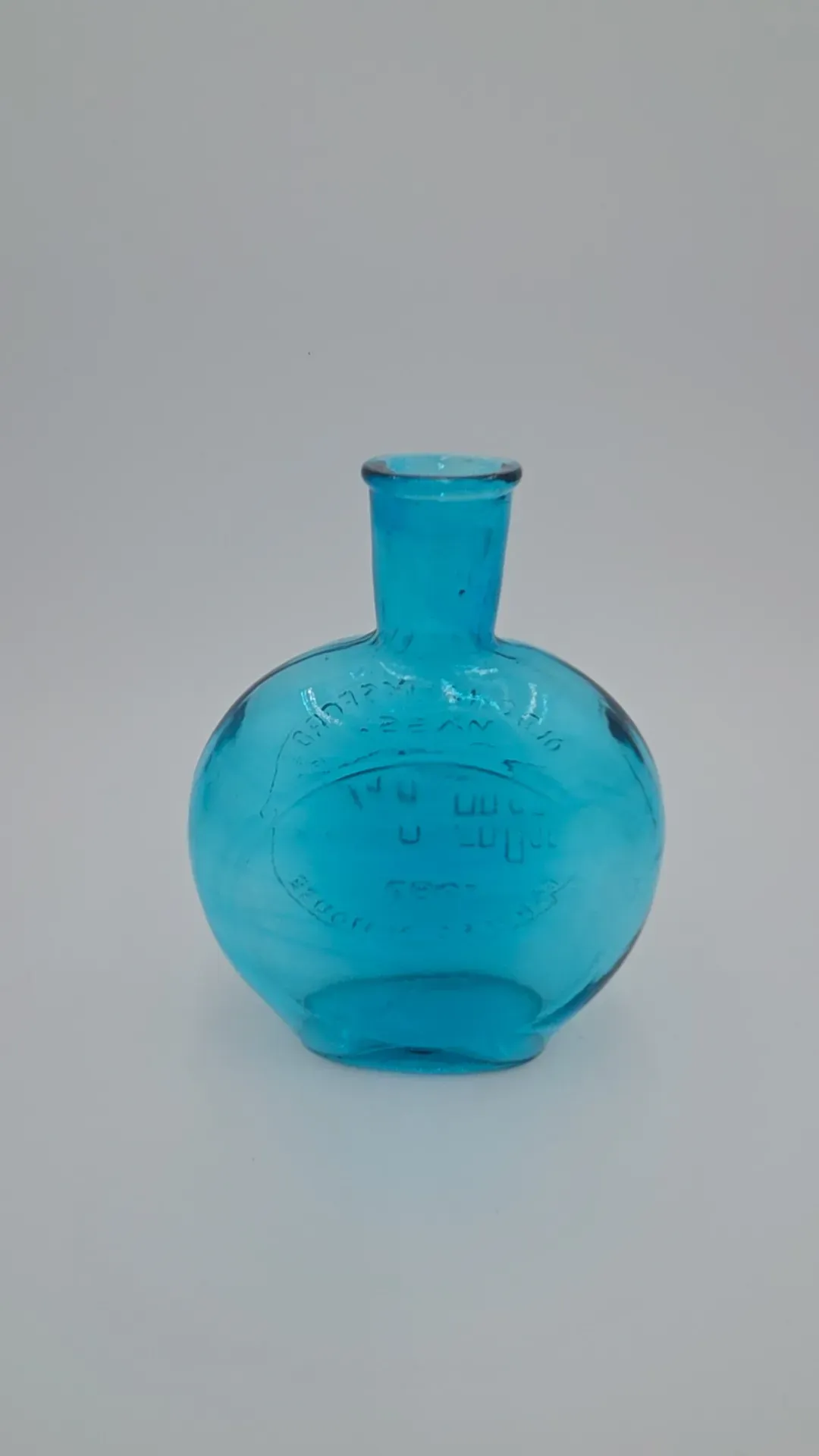 Vintage Old Chelmsford Mass Aqua Blue Glass Bottle Garrison House 1688 Commemorative