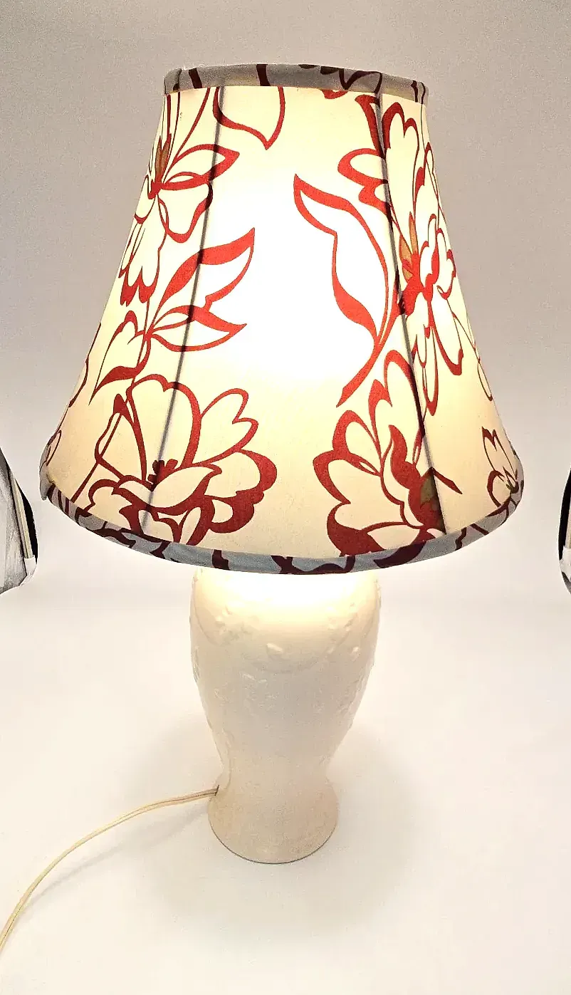 Vintage Laura Ashley Table Lamp with Red Floral Shade – Made in the U.K. — detail