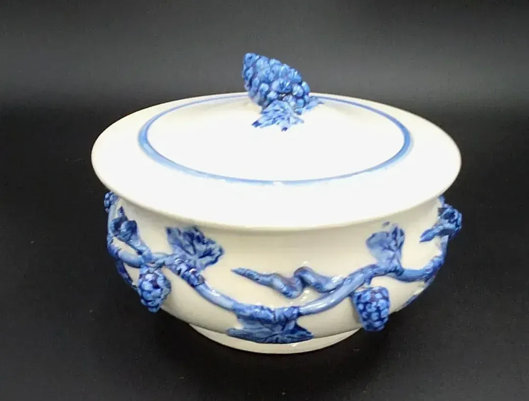Vtgt Japanese Blue White Porcelain Covered Trinket Dish Raised Grape Relief 3D — maker's mark