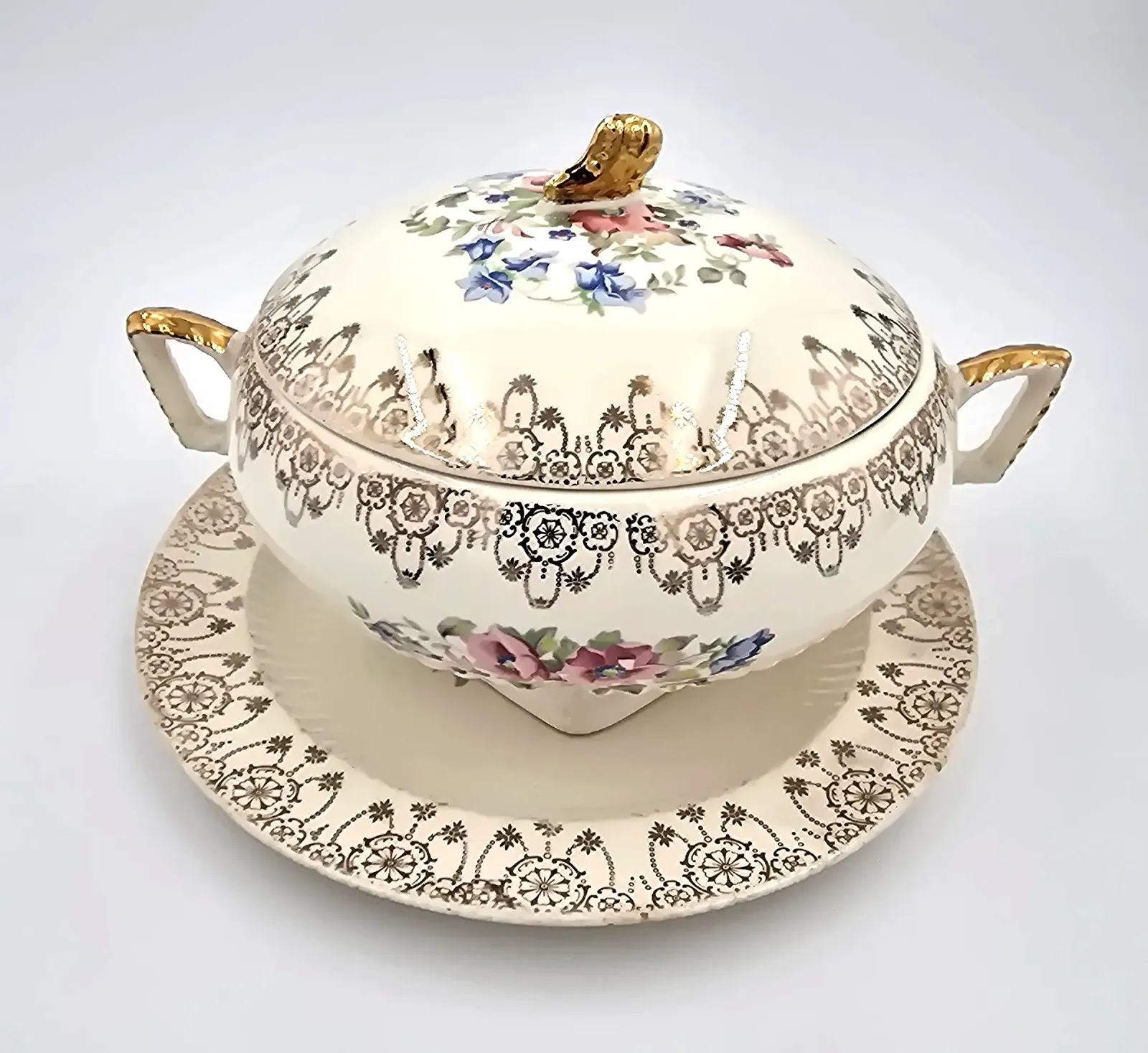 Vintage Royal China Inc 22K Gold Covered Casserole Dish w/ Underplate Platter