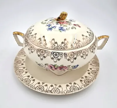 Vintage Royal China Inc 22K Gold Covered Casserole Dish w/ Underplate Platter