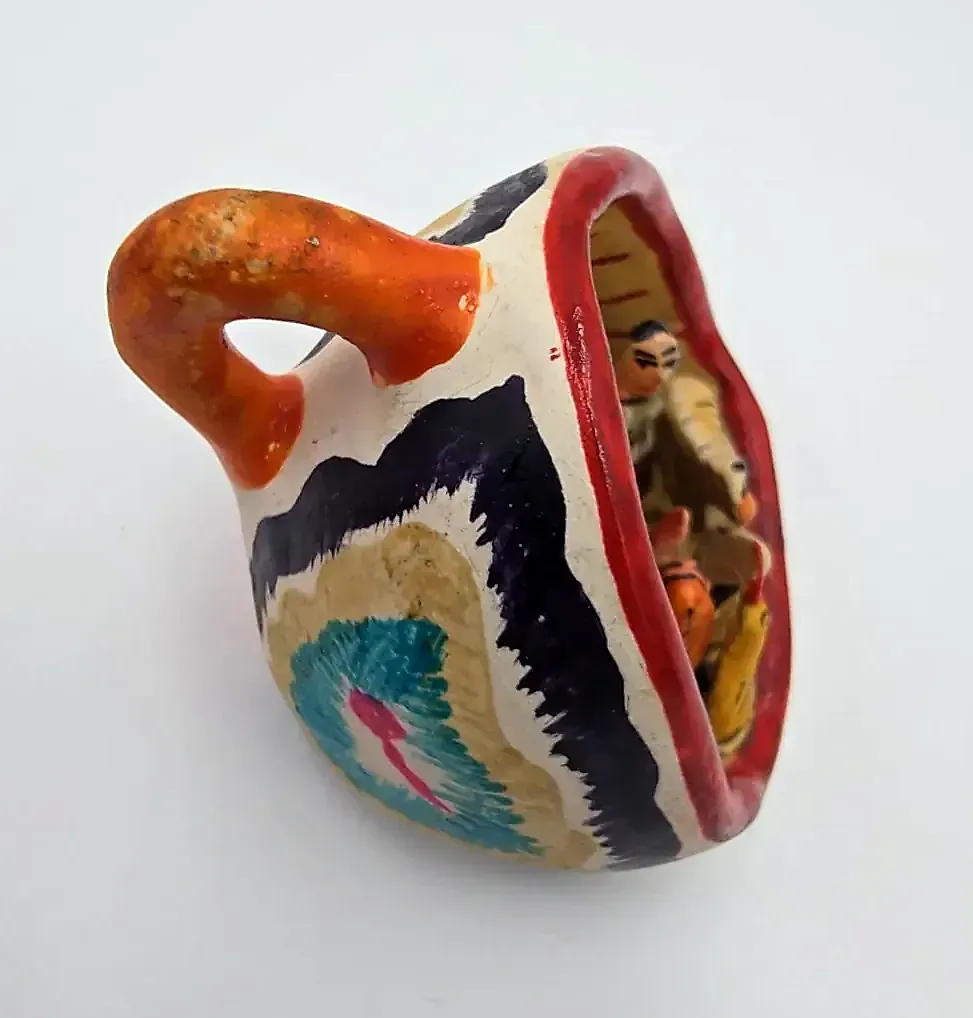 Vtg V Yuri Peru Pottery Clay Nativity Scene Diorama Folk Art Hanging Ornament — detail