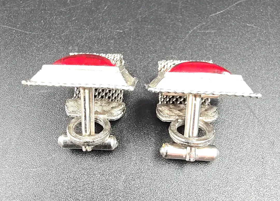 Vintage Ruby Red Glass Wrap Around Mesh Cufflinks Silver Tone Mid Century Modern — side view