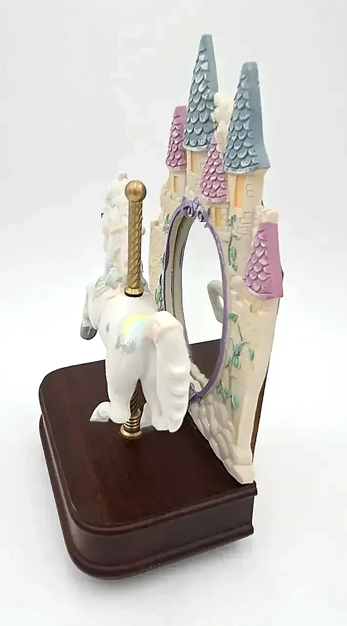 Vintage 1995 Simply U.S.A. Giftware Unicorn Carousel Music Box Castle Works Taiwan